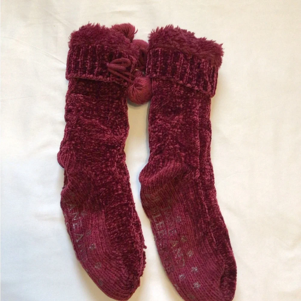 💸30%off2🛒 Jane Bleecker burgundy slipper socks